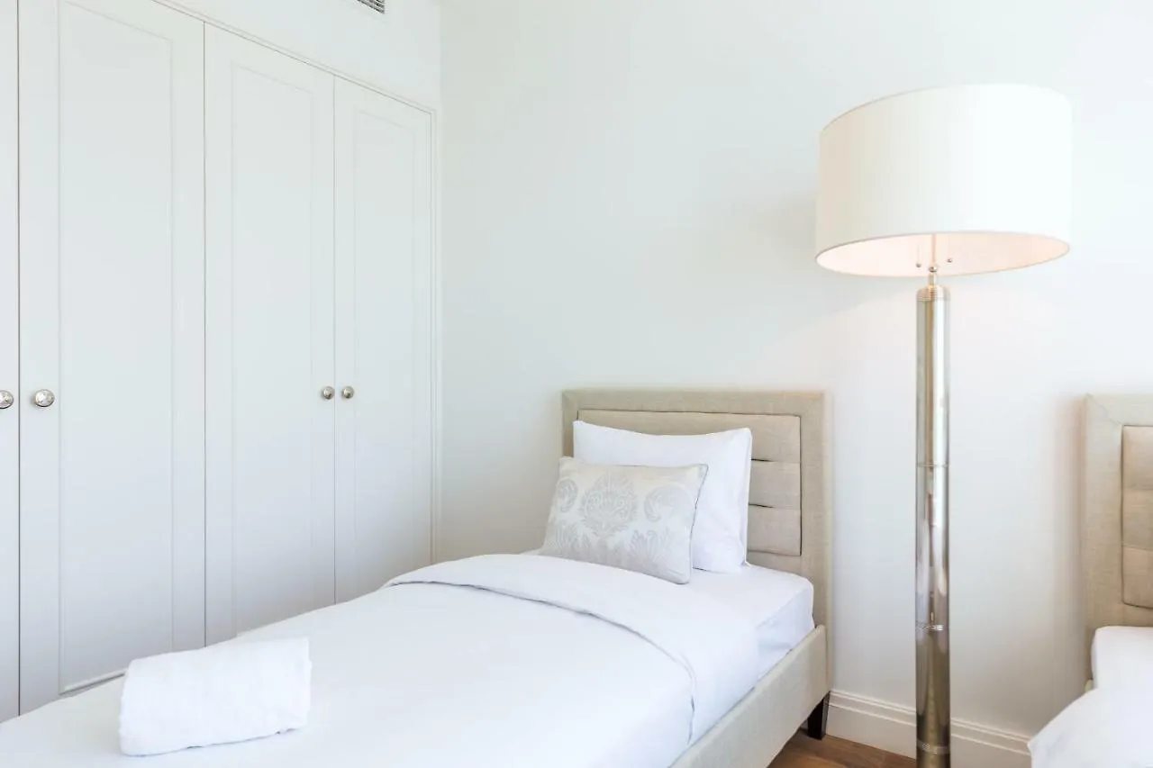 Luxury Living With Sea View And Private Beach In Jbr By Deluxe Holiday Homes Dubai