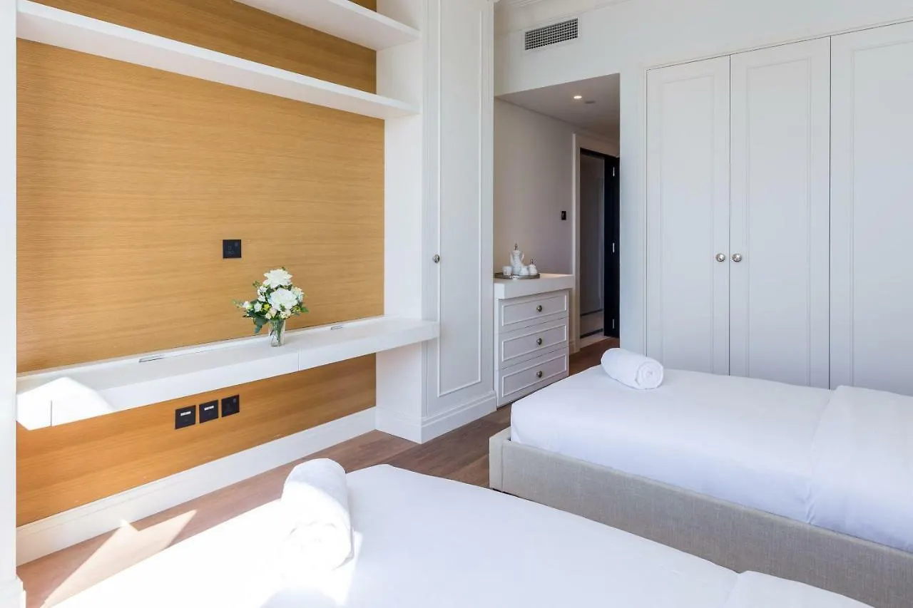 Luxury Living With Sea View And Private Beach In Jbr By Deluxe Holiday Homes Dubai United Arab Emirates