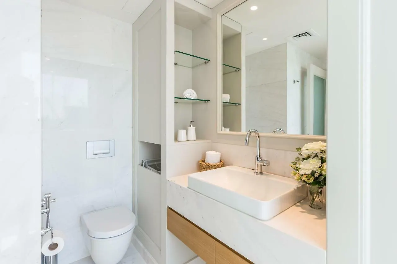 Luxury Living With Sea View And Private Beach In Jbr By Deluxe Holiday Homes Dubaï Appartement