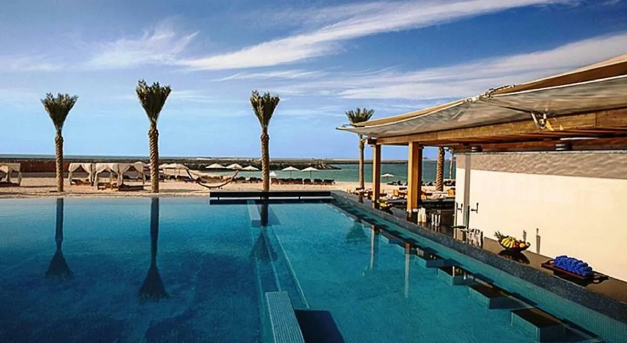 Luxury Living With Sea View And Private Beach In Jbr By Deluxe Holiday Homes Dubaï 0*,  Émirats arabes unis